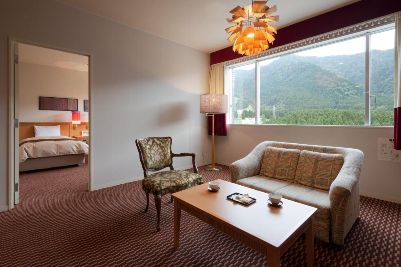 Hotel Morinokaze Tateyama‎ Toyama Station Buitenkant foto